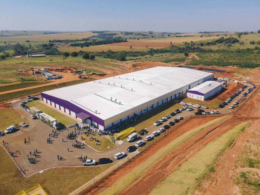 Maior incubatório de ovos do País é inaugurado no Paraná