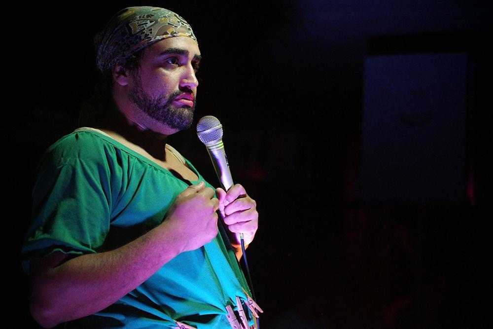 Hallorino Jr realiza estreia do show da Lurde “Eu Não Aguento Mais” em Curitiba