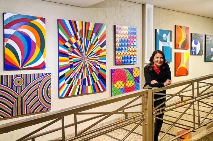 Espaço Cultural do Hospital IPO inaugura a exposição Sintaxe Pictórica, da artista Luciana Martins