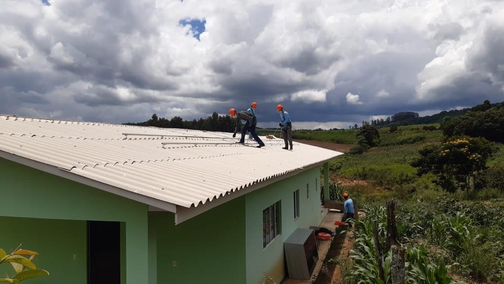 Sistema de Transmissão Gralha Azul doa painéis fotovoltaicos para comunidade quilombola de Rio do Meio