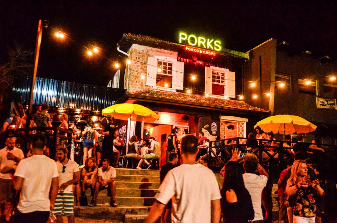 Double de gim tônica: Porks da Avenida Iguaçu inicia parceria com promoção