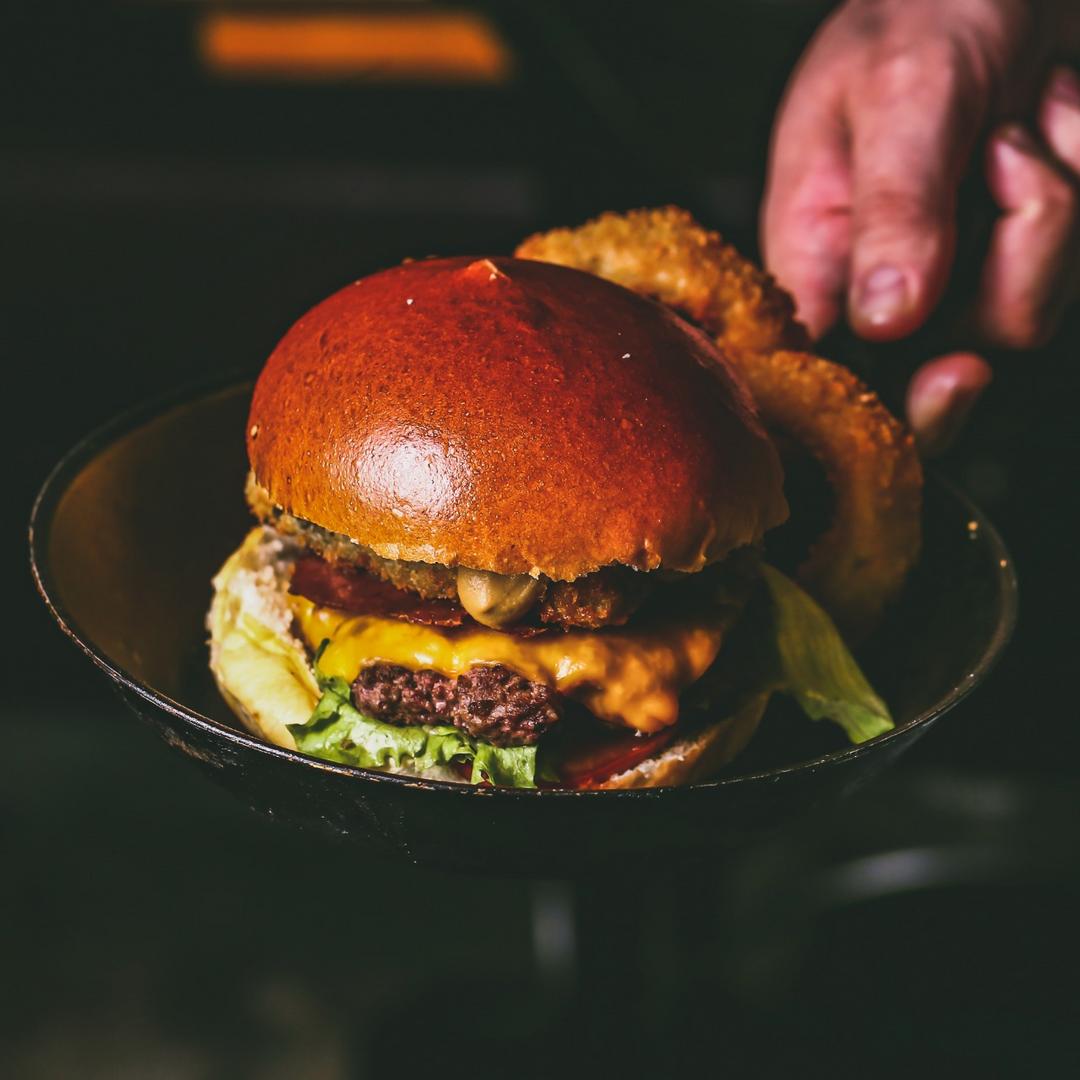 Dia dos Namorados no Chelsea terá burger em dobro para os casais