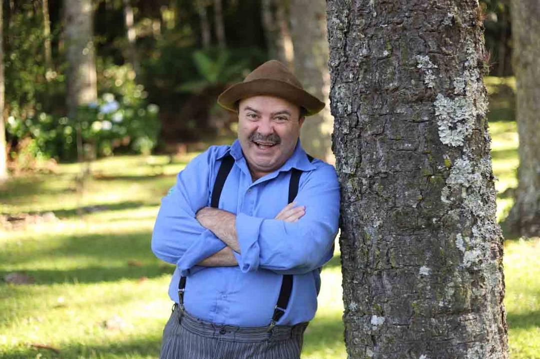 Paulinho Mixaria apresenta em Curitiba o show “Tá todo mundo louco”