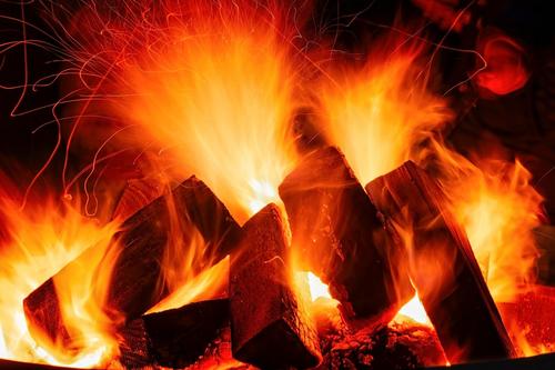 Festas juninas e julinas exigem cuidados para evitar queimaduras