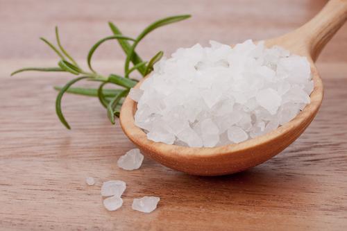 Brasileiros consomem mais que o dobro de sal recomendado pela OMS. Sal light pode ser a solução