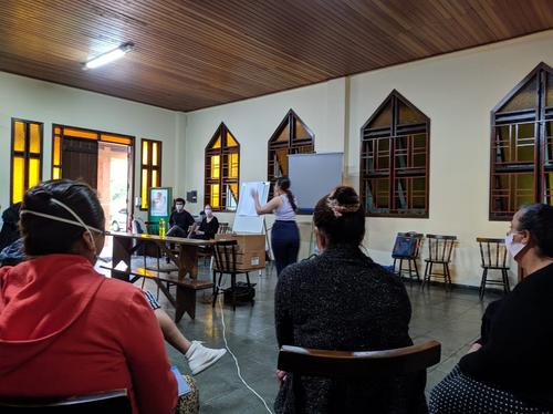 Projeto dá oportunidade de renda para mulheres da Vila Torres